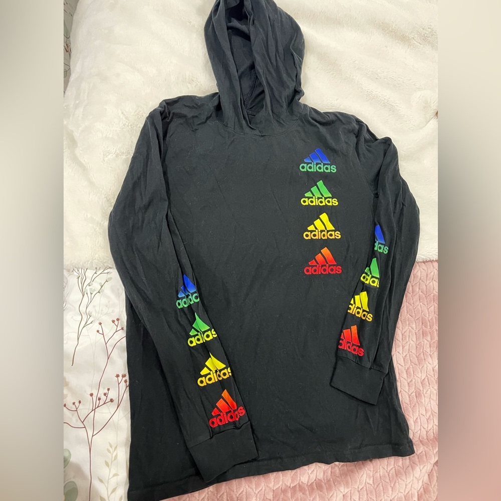 Teen’s cool sweatshirt